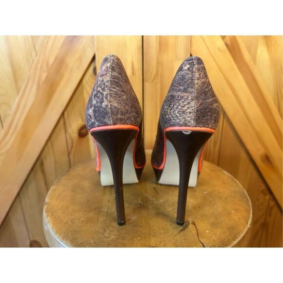 JUST FABULOUS Size 8 5.25" Heel 1.5" Platform Cork Shoes - Picture 4 of 9